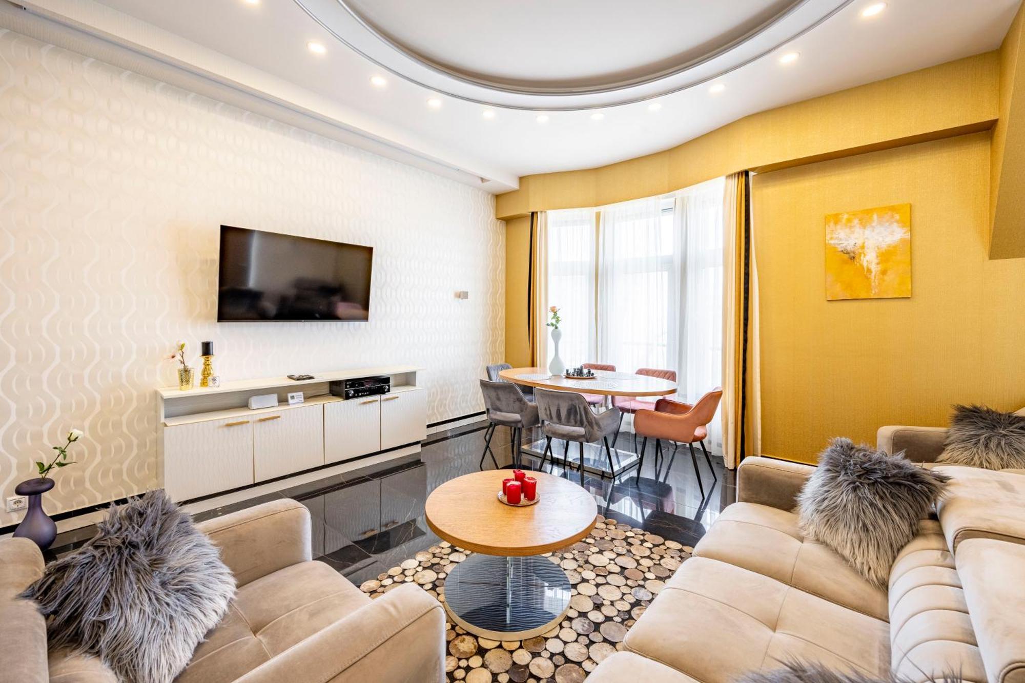 Luxury Royal Central Apartment By Prestige Homes Budapeste Exterior foto