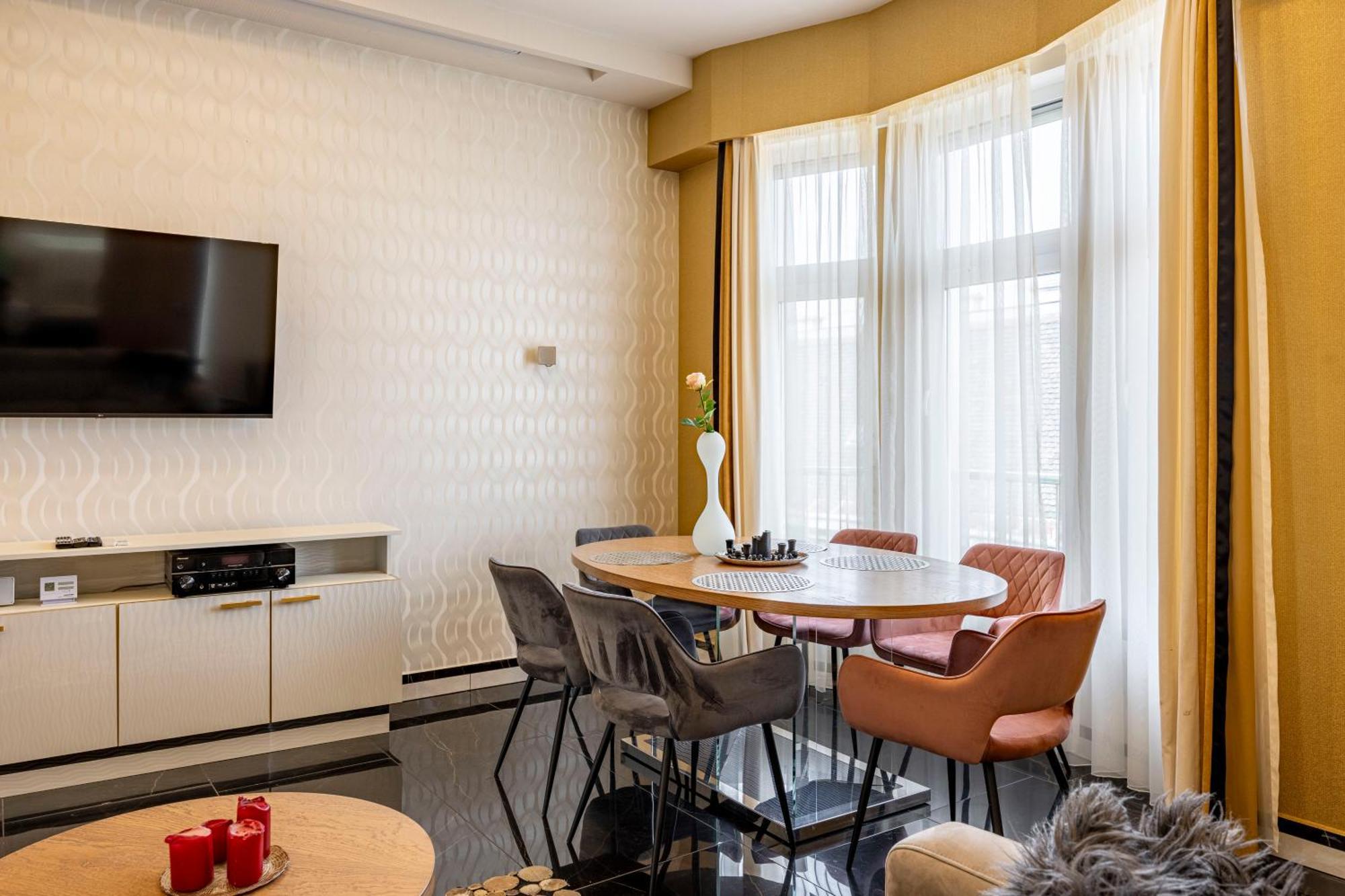 Luxury Royal Central Apartment By Prestige Homes Budapeste Exterior foto